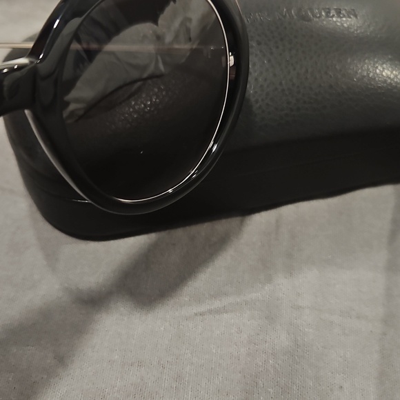 Alexander McQueen Black Oval Sunglasses - 54mm